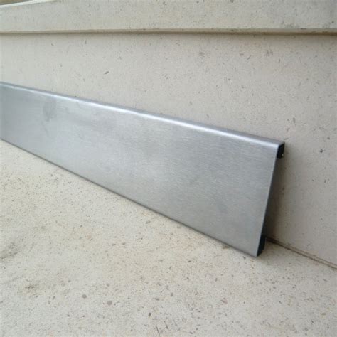 Plinthe inox brossé pour cuisine