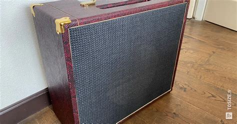 Amplificateur de guitare customisé en contreplaqué de bouleau