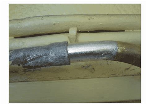 Vue éclatée d'un tuyau en plomb avec indication de son épaisseur