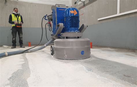 Schéma montrant la progression des grains d'abrasif pour le ponçage de béton