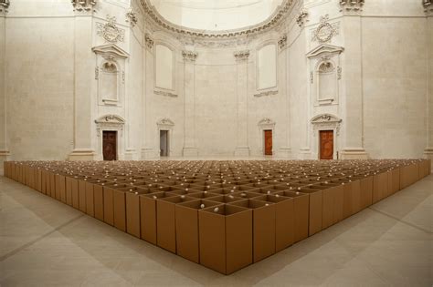 Photographie de l'installation de Zimoun dans la Chapelle de l'Oratoire