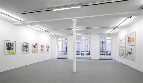 Vue d'une galerie d'art contemporain