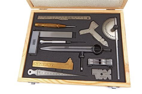 Outils de mesure et de marquage pour étagères