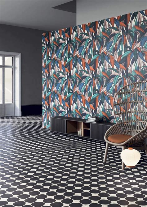 Exemples de carrelage mural décoratif : zellige, mosaïque, imitation papier peint