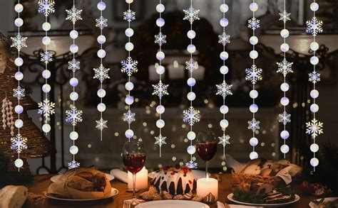Guirlande de flocons de neige et de décorations hivernales