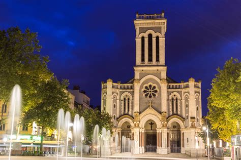 Architecture de Saint-Étienne avec vues sur les menuiseries