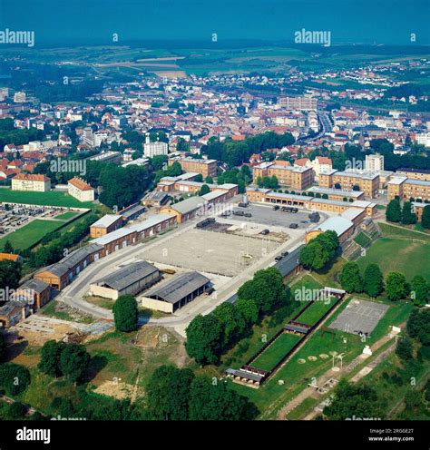 Image d'une ancienne caserne militaire française