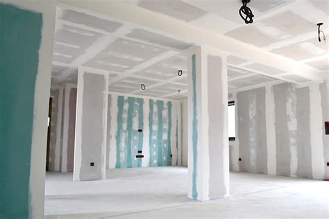 Plaque de plâtre endommagée