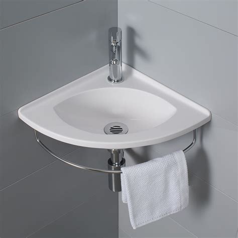 Exemple d'installation de lave-mains d'angle