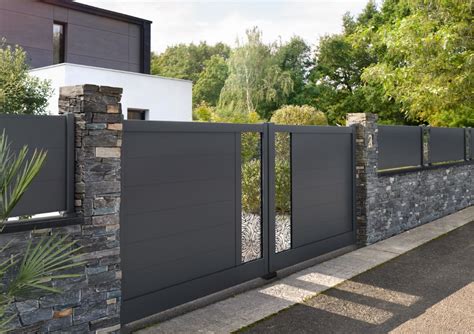 Exemples de styles de portails : battant, coulissant, design, traditionnel