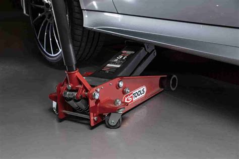 Divers types de crics de levage