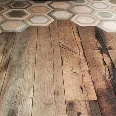 Planches de parquet stratifié avec un motif à deux frises