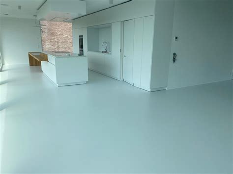 Exemple de sol en résine polyuréthane avec finition brillante