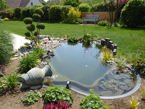 Différentes formes de bassins de jardin préformés