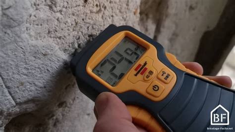 Outil pour mesurer l'humidité d'un mur