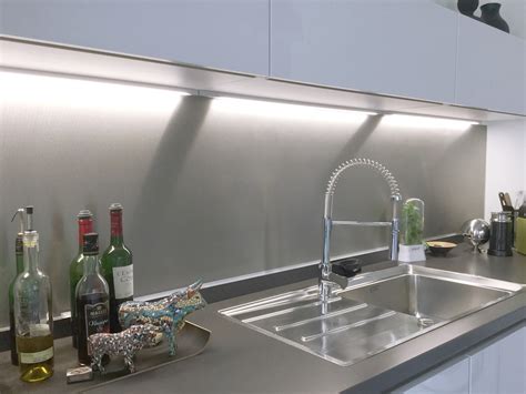 Crédence de cuisine en inox