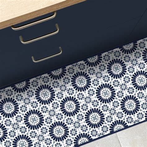 Tapis vinyle carreau de ciment bleu et blanc