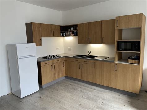 Exemple d'une étagère réalisée en panneau latté