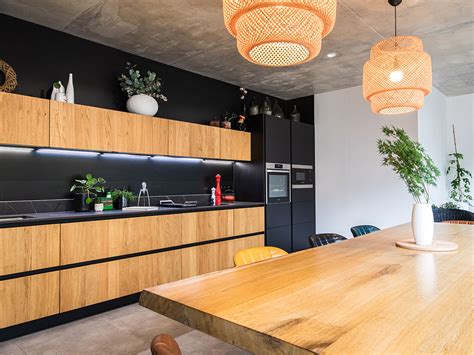 Cuisine moderne avec éléments en bois