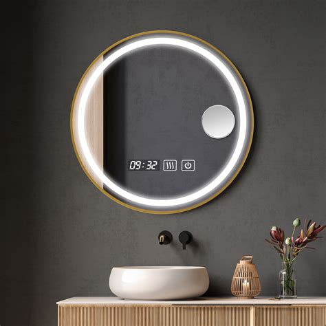 Miroir de salle de bain avec taches d'oxydation