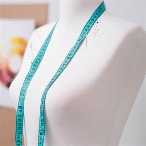 Diagramme montrant les différentes parties réglables d'un mannequin de couture