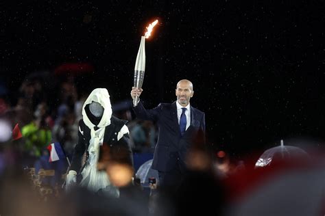 Le Concorde transportant la flamme olympique