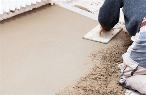 Préparation d'un sol avant ragréage