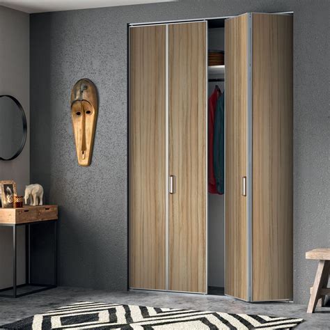 Différents types de portes de placard