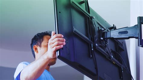Diagramme illustrant l'effet de levier d'un support TV articulé sur un mur en placo