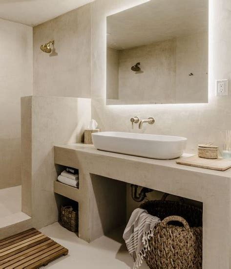 Vasque en béton ciré moderne dans une salle de bain