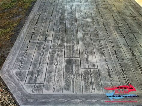 Béton imprimé motif bois