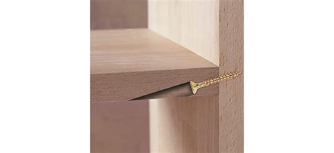 Assemblage de contreplaqué avec vis biaises