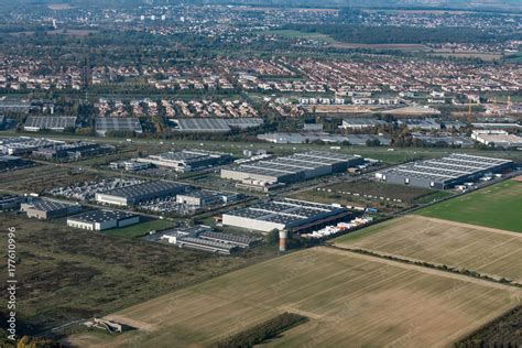 Vue aérienne de la zone industrielle d'Abrest