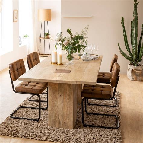 Table de salle à manger en bois massif