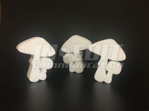 Champignons en polystyrène de différentes tailles et formes