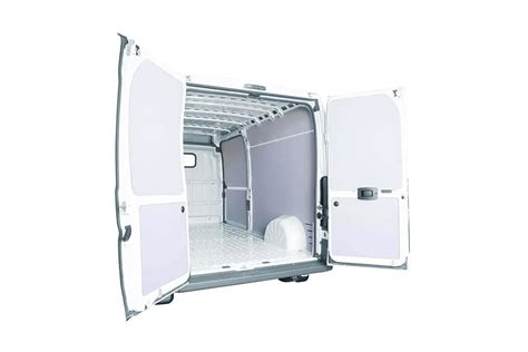 Porte de véhicule utilitaire avec revêtement intérieur