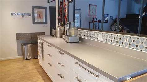 Différents styles de crédences et plans de travail