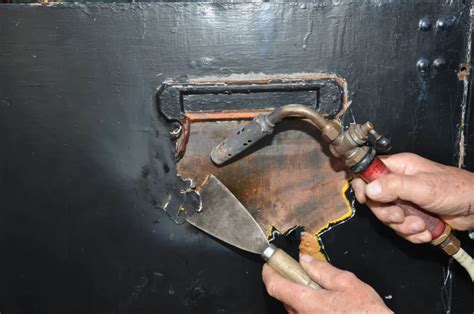 Outils de décapage de peinture sur acier