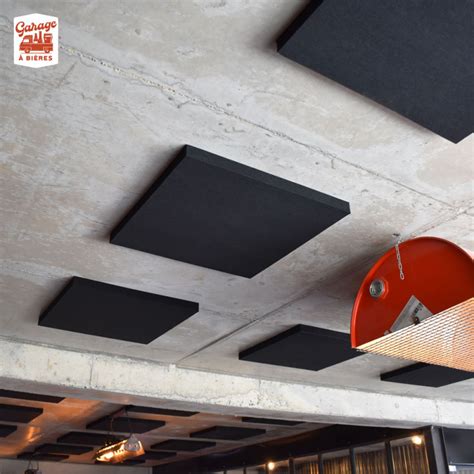 Schéma illustrant la structure d'un panneau acoustique en PET Felt et son action sur les ondes sonores