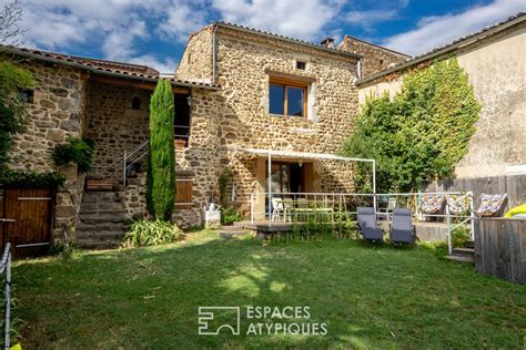Maison de village en pierre avec potentiel d'extension