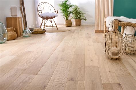 Parquet massif dans un salon