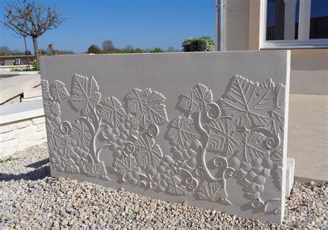 Structure en béton avec un motif décoratif