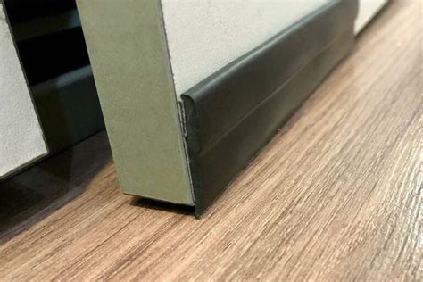 Différents types de bas de porte isolants
