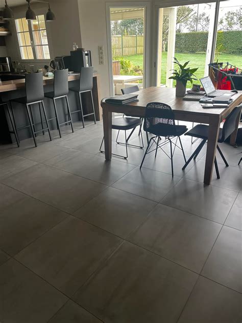 Normand Damien Carrelage intervenant sur un chantier