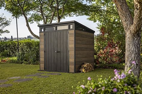 Comparaison visuelle des abris de jardin en bois, métal et résine