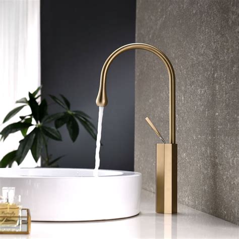 Mitigeur lavabo en laiton brossé avec une finition brossée élégante