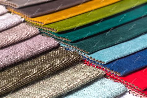 Échantillons de tissus pour rideaux : lin, coton, velours