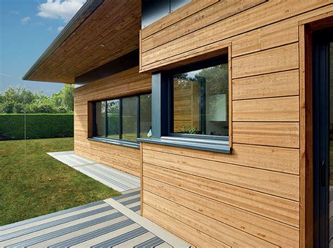 Bardage Hardie Plank imitation bois sur une maison contemporaine