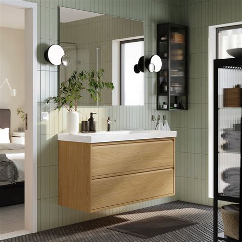 Mobilier de salle de bain ÄNGSJÖN avec finition effet chêne brun foncé