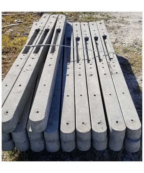 Poteaux de clôture en béton avec feuillure